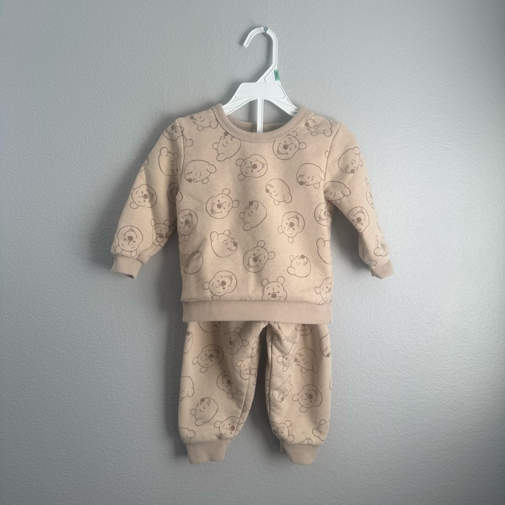 Disney Baby Winnie The Pooh Sweatsuit Size 18 months